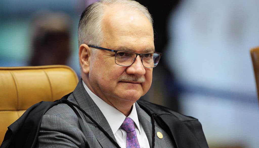 ministro-edson-fachin-durante-sessacc83o-plenacc81ria-do-stf