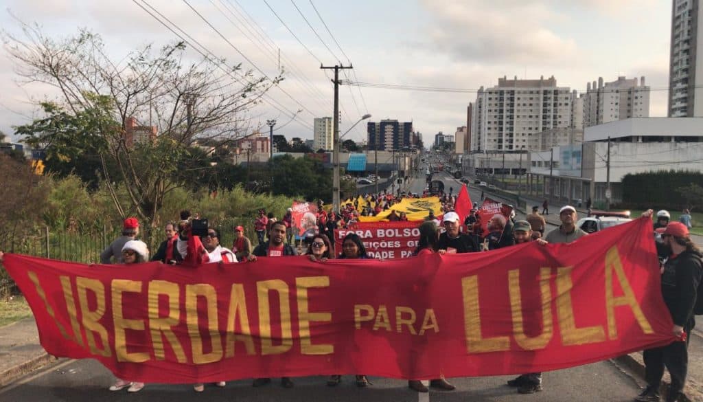 Resultado de imagem para ato Curitiba 27/10 Liberdade Lula
