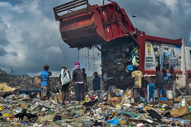 brazil poverty landfill